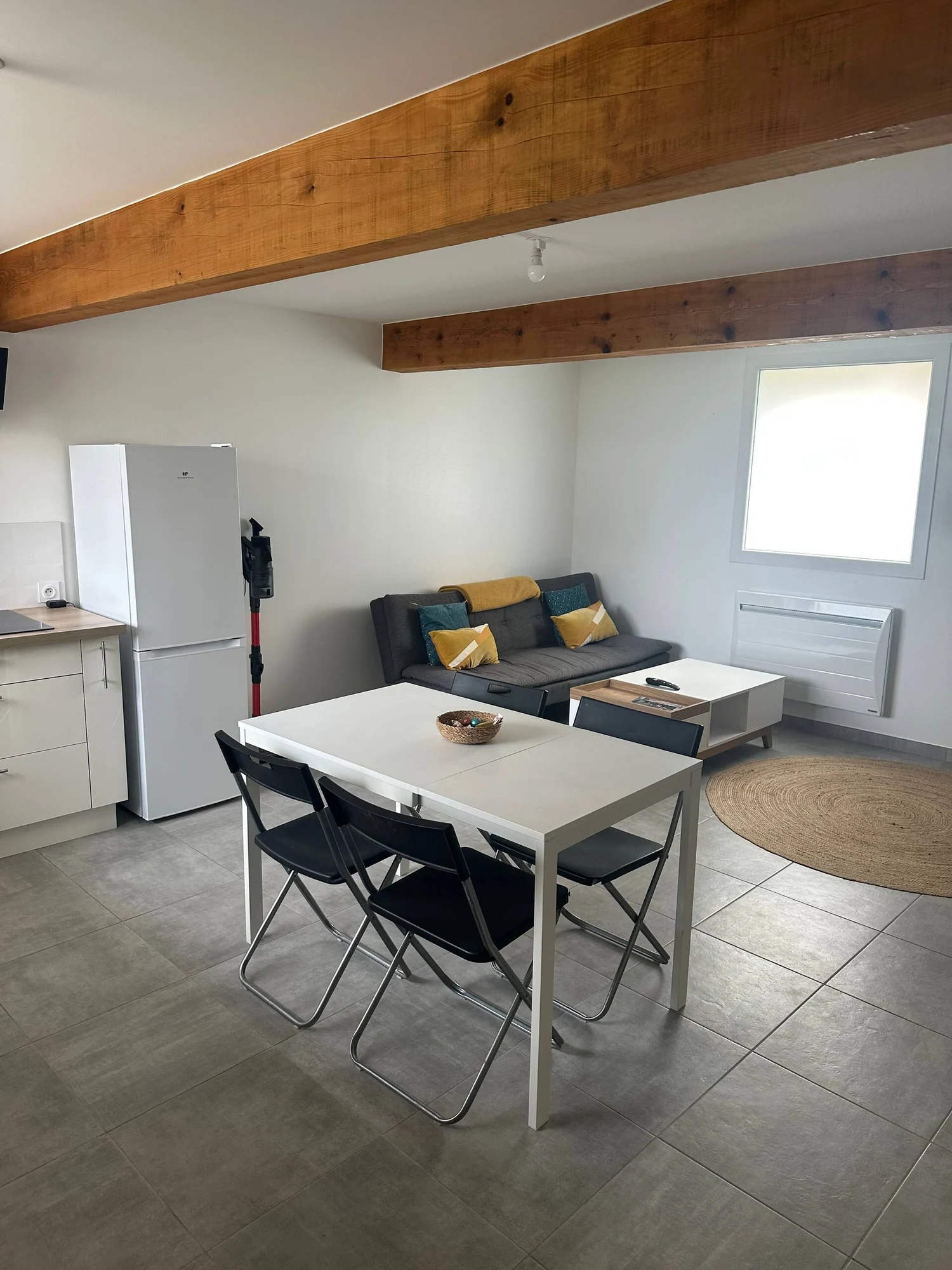 Duplex en campagne — le séjour et son canapé