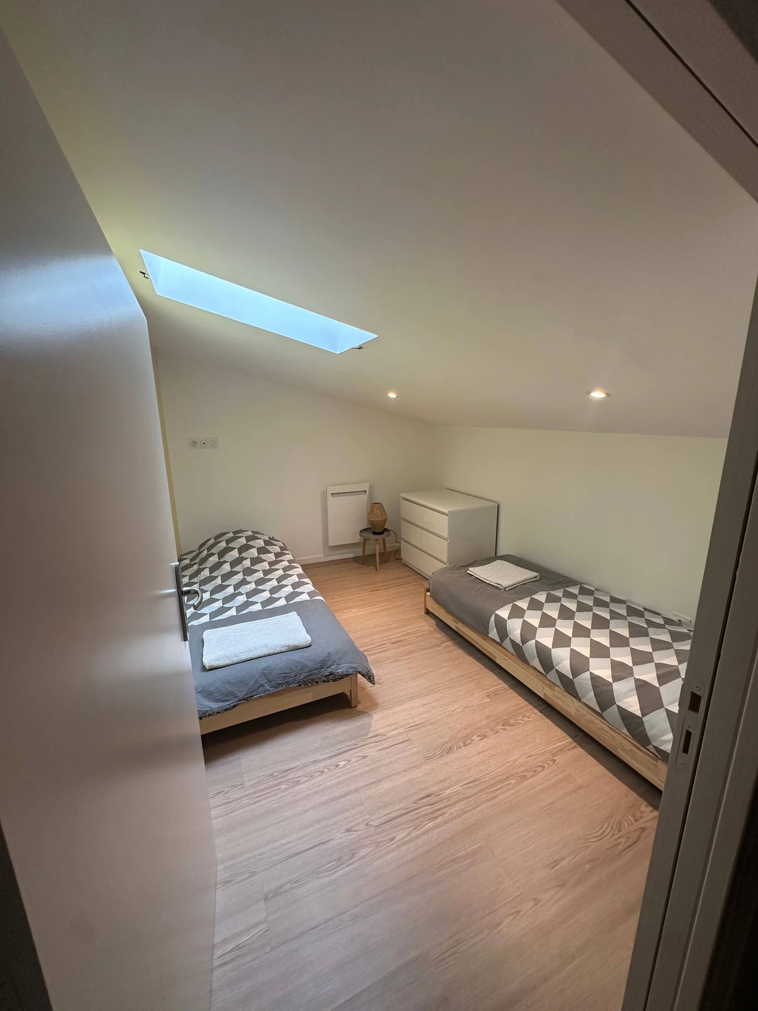 Duplex en campagne — la chambre aux deux lits simples