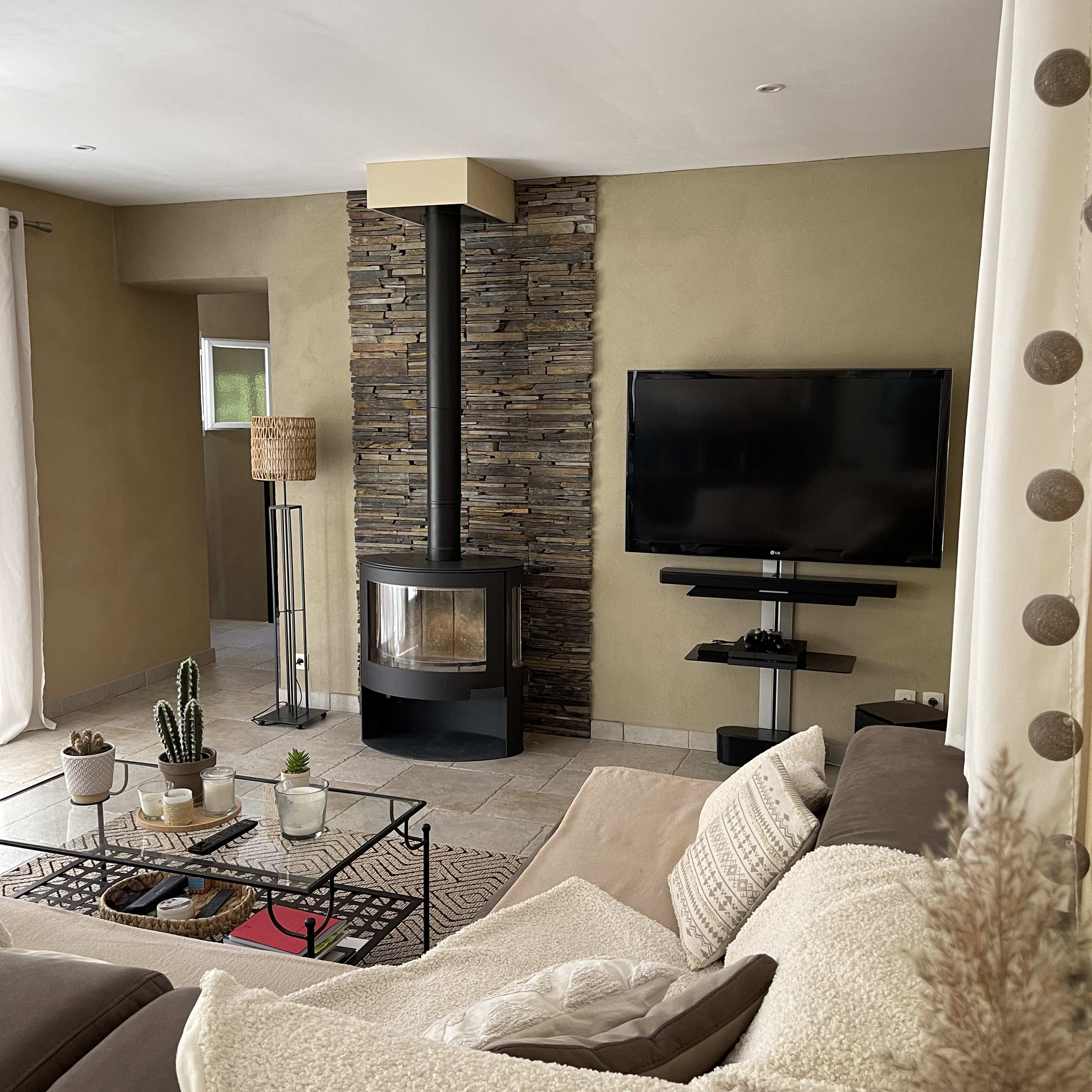 Maison de Drôme Provençale — Salon